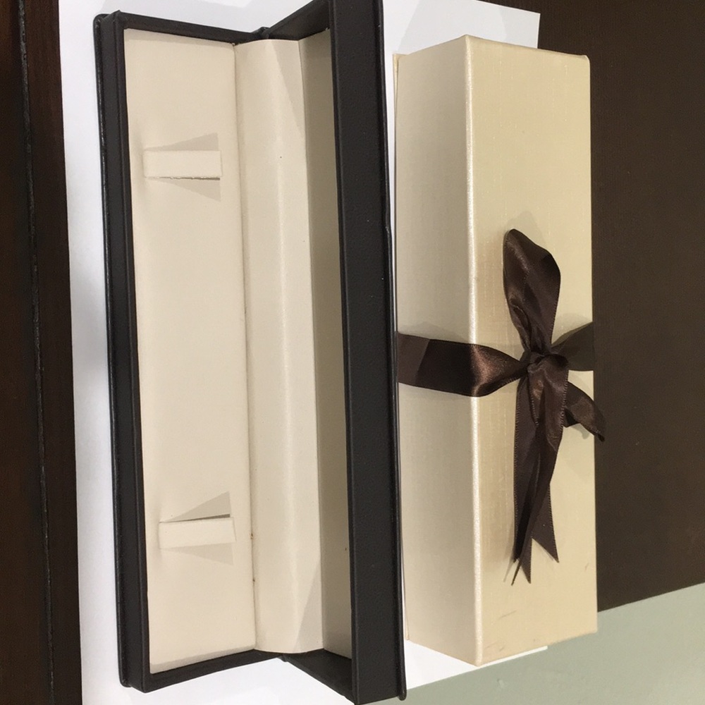 Bracelet box.